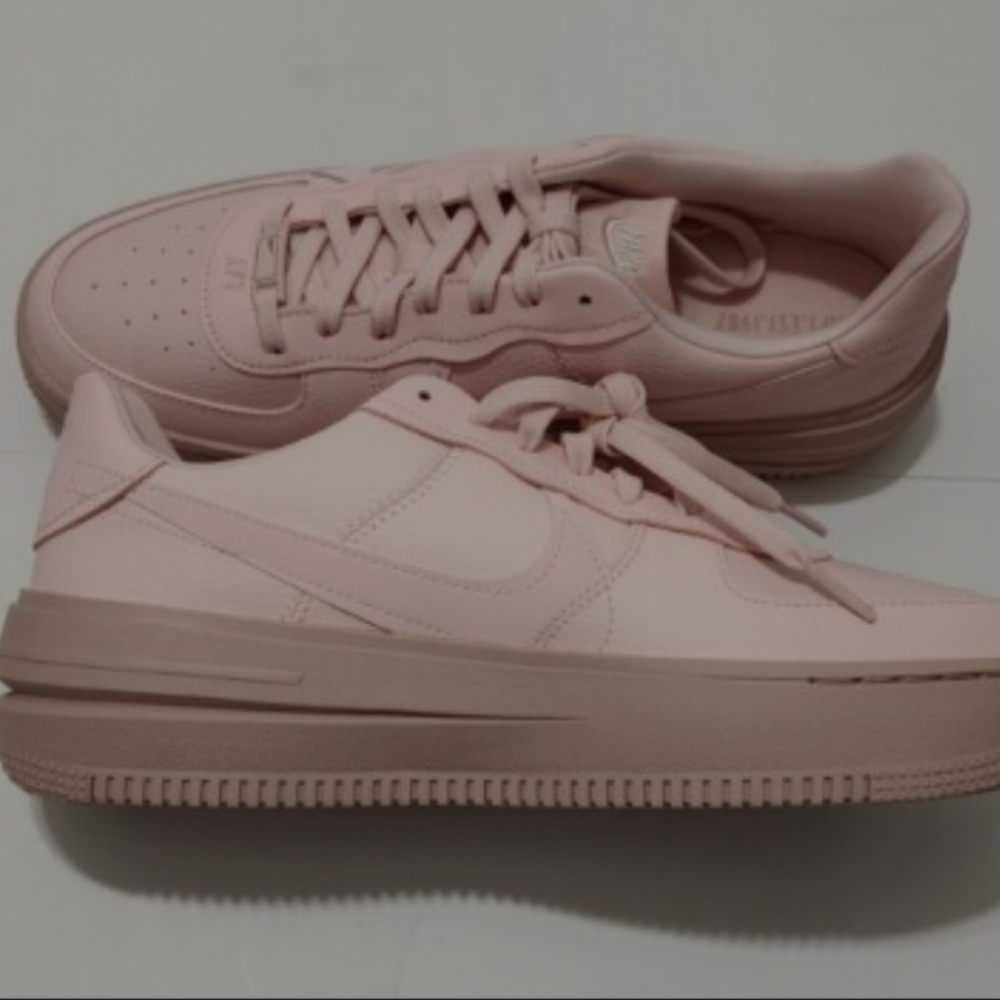 (SOLD) Nike Pink Sneakers Air Force 1 Monochrome
